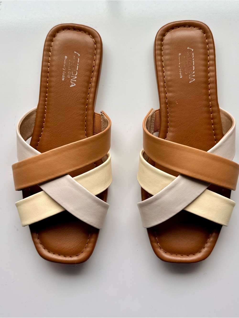 Arizona Jean Co Women’s Yellow Brown Grey Sandals Sz8,5M